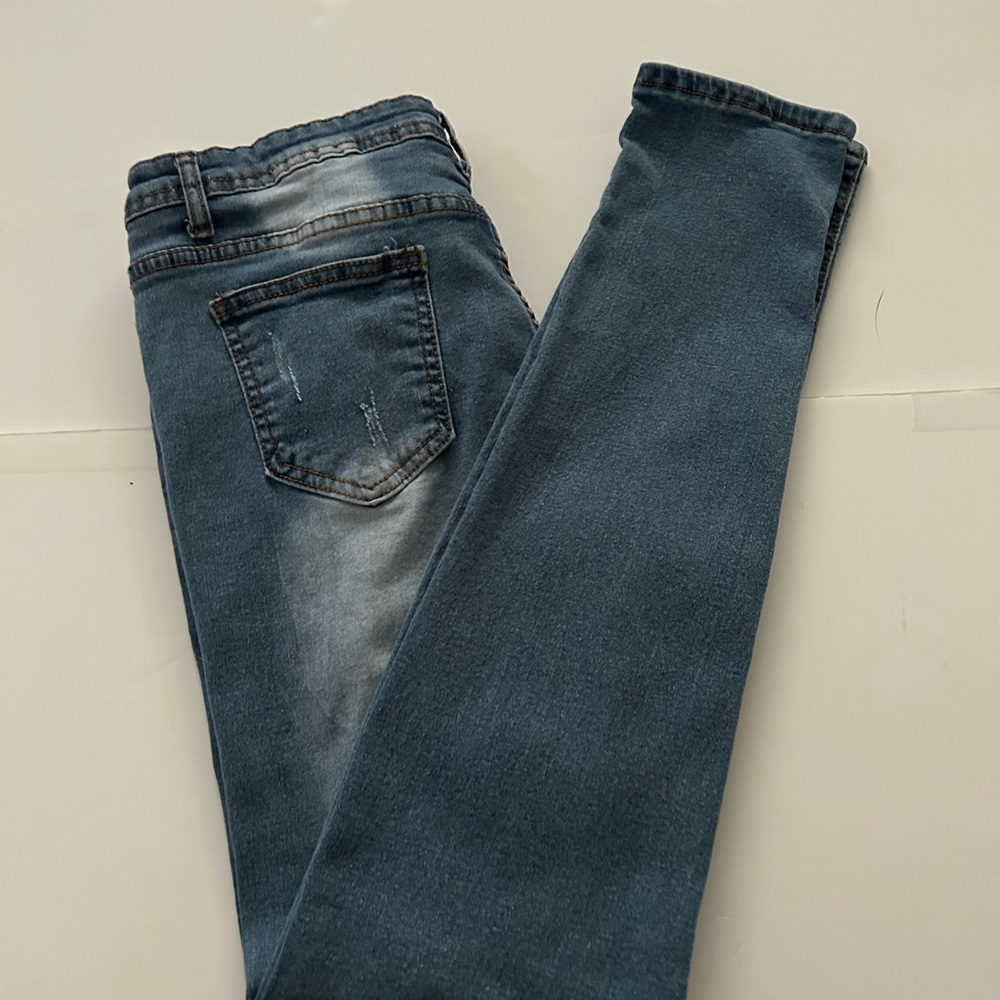 Women’s Blue Jeans Distressed